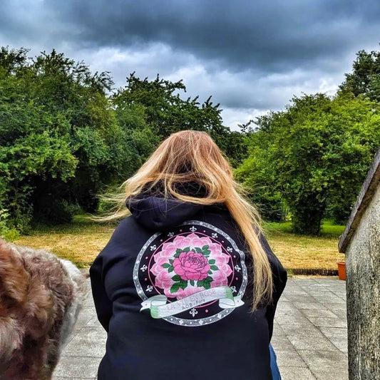 CALY X "LA VIE EN ROSE" : MERCI POUR LA ROSE, MERCI POUR LES ÉPINES.